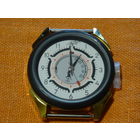 Часы  "Луч" , кварцевые с будильником, паспорт в наличии, дата выпуска 13.04.1993 г. В употреблении не были, лежали в комоде
