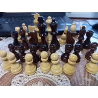Набор шахматных фигурок дерево