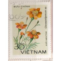 Цветы. 1 марка,гаш. Вьетнам.
