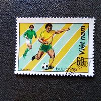 Марка Вьетнам 1982 год  Футбол