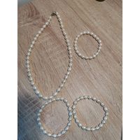 Ожерелье и браслеты из жемчуга