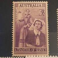 Австралия 1955. Флорен Найтингел и молодая медсестра. Марка из серии