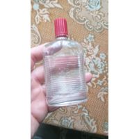 Старинная бутылочка от парфюма