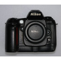 Nikon D100. Легендарная камера с неповторимой цветопередачей.