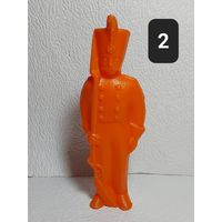 Ретро-игрушка "Солдат"(пластмасса)-СССР,70-е годы-No2(оранжевый)