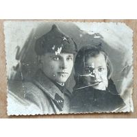 Фото военного с женщиной. 1935 г. 7х9 см.