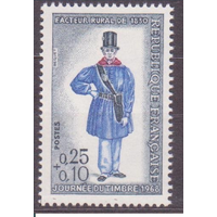 1968 Франция День почтовой марки Почтальон Униформа  1616 п/с **\\5