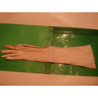 Винтажная женская лайковая перчатка на трех пуговицах.Начало XX-го века
