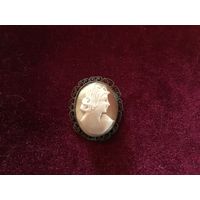 Антикварная брошь-кулон Камея на раковине Англия