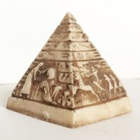 Египетская пирамида. Пирамидка из Египта
