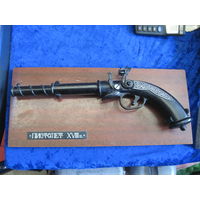 Панно-сувенир Пистолет 18 века 39х17 см.