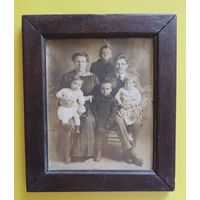 Фото "Семья" в старинной рамке, 1920-1930-е гг., Зап. Бел.