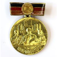 За заслуги в создании и становлении ГДР. 1949-1979