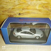 Ford COUGAR MINICHAMPS.1:43
