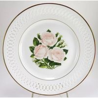 Фарфоровая тарелка серия Коллекция Двенадцать Роз Моховая Роза Bing & Grondahl Дания