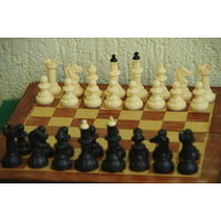 Шахматы ( 30,5 х 30,5 )