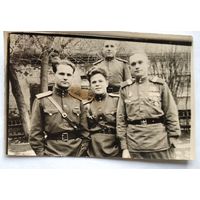 Фото группы военных. 1943 г.(?) 6х8.5 см