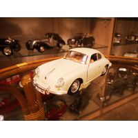 Модель 1:24 Porsche 356 B Coupe 1961 Bburago