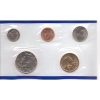 Годовой набор монет США 2003 г. с одним долларом Сакагавея "Парящий орел" двор Р (1; 10; 25; 50 центов + 1 доллар) _UNC
