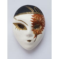 Винтажная керамическая брошь-маска Пьеро. Размер 4,3 см на 3,2 см. Старая Европа