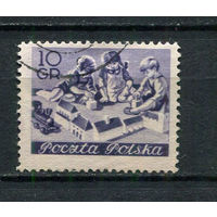 Польша - 1953 - Дети и школа 10Gr - [Mi.834] - 1 марка. Гашеная.  (Лот 14ET)-T5P1