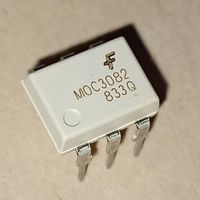 MOC3082M. Fairchild. Оптопара с симисторным выходом 800В, переключение при переходе через ноль MOC3082