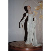 Фарфоровая фигурка/статуэтка: "EMMA" - */Jane Austens EMMA from Emma/-Limited edition-Фигурка под No0838 of 9500. Лимитированный выпуск из ограниченной серии тиража -Fine Porcelain*Hand Painted*c.TFM-