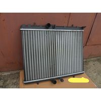 Радиатор воды Пежо 307