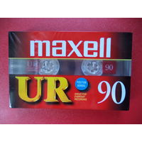 Аудиокассета MAXELL UR 90 (разновидность с прямыми углами подкасетника)