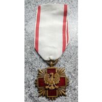 Почётный знак Польского Красного Креста P. C. K. Выпуск 1945-1991 года