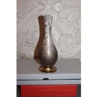 Фарфоровая вазочка, высота 16.5 см., Германия, без сколов и трещин.