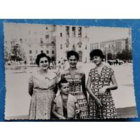 Минск. Фото на Привокзальной площади. 1960-70-е. 8х11 см.
