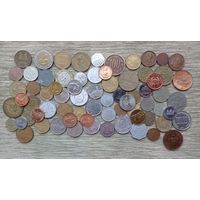 Монеты мира 70 шт США Гернси Вануату Камбоджа Мальта Тайвань и др. цена за все