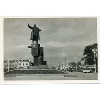 Ленинград. Памятник Ленину у Финляндского вокзала. Фото А.Сэккэ. 1955 тираж 25000