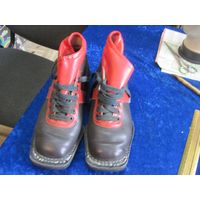 Ботинки лыжные кожаные Botas, размер 38.