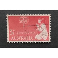 Австралия 1957  Праздники. Религия. Рождество "Дух Рождества" (по мотивам сэра Джошуа Рейнольдса)