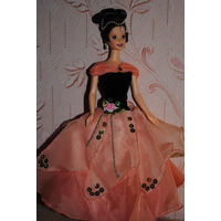 Продам новое ПЛАТЬЕ для куклы Барби: "ЦВЕТАНА" - машинный самошив, сидит весьма аккуратно. Сама кукла, как и её головной убор в стоимость не входят. Пересыл по почте платный!