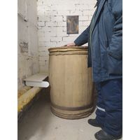 Старая деревянная бочка на 300 литров