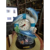 Часы с дельфинами кварцевые