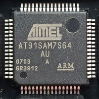 AT91SAM7S64C-AU, микроконтроллер Microchip, 32-бита, ядро ARM7, 64 Кб, флэш-память 64 LQFP. Atmel AT91 AT91SAM7S64
