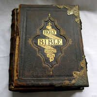 Антикварная библия на английском языке. 19 век.