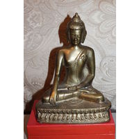 Тяжёлая, латунная фигура "Будда", высота 20 см., вес 1 кг. 70 гр.
