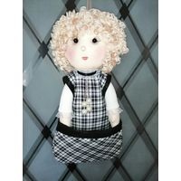 Интерьерная текстильная кукла-органайзер.