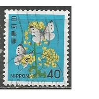 Япония. Бабочки на цветах рапса. 1980г. Mi#1442.