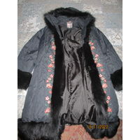 Пальто Пуховик с вышивкой черное Р-р 48 . Натуральный мех .Италия