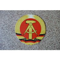 Эмблема ГДР картонная, диаметр 12 см