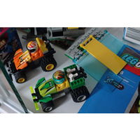 LEGO, серия Racers, гоночные машинки с трамплином. Инерционные самозаводные моторы! 2002 год выпуска. Редкость.