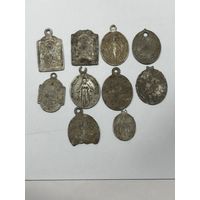 Коллекция католических медальонов
