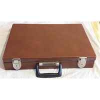Дипломат. Портфель. Ключ.