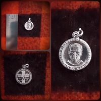 Католический медальон с изображением святого Максимилиана Кольбе.
